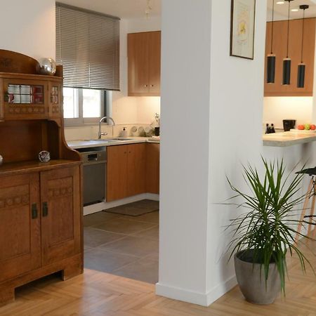 Boutique Apartment In Chalandri Atenas Exterior foto